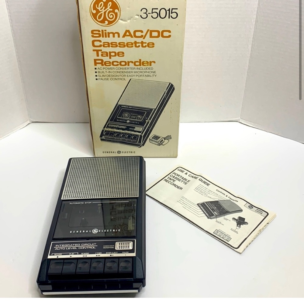 General Electric | 3-5015 Slim AC/DC Cassette Tape Recorder | Carry Handle CLEAN